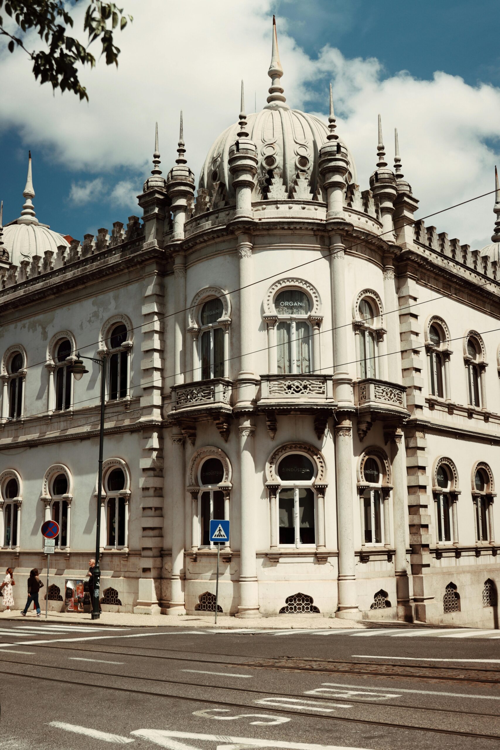 The Best Lisbon Clothing Brands: A Guide to Fashion in Lisbon
