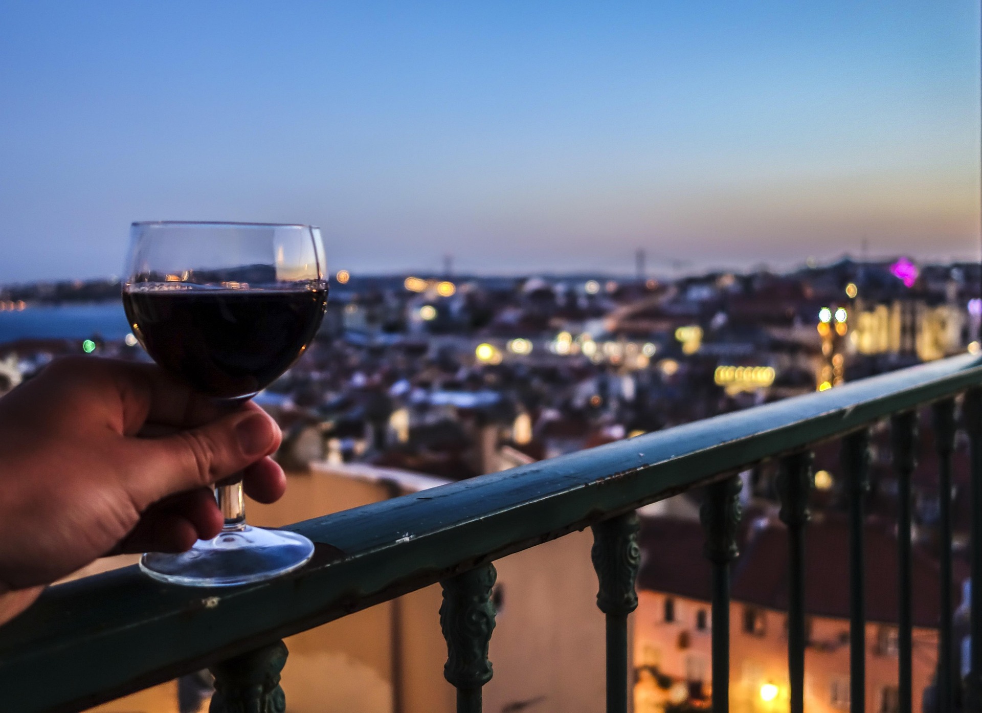 Lisbon’s Best Wine Spots: Stores, Bars, and Tasting Experiences