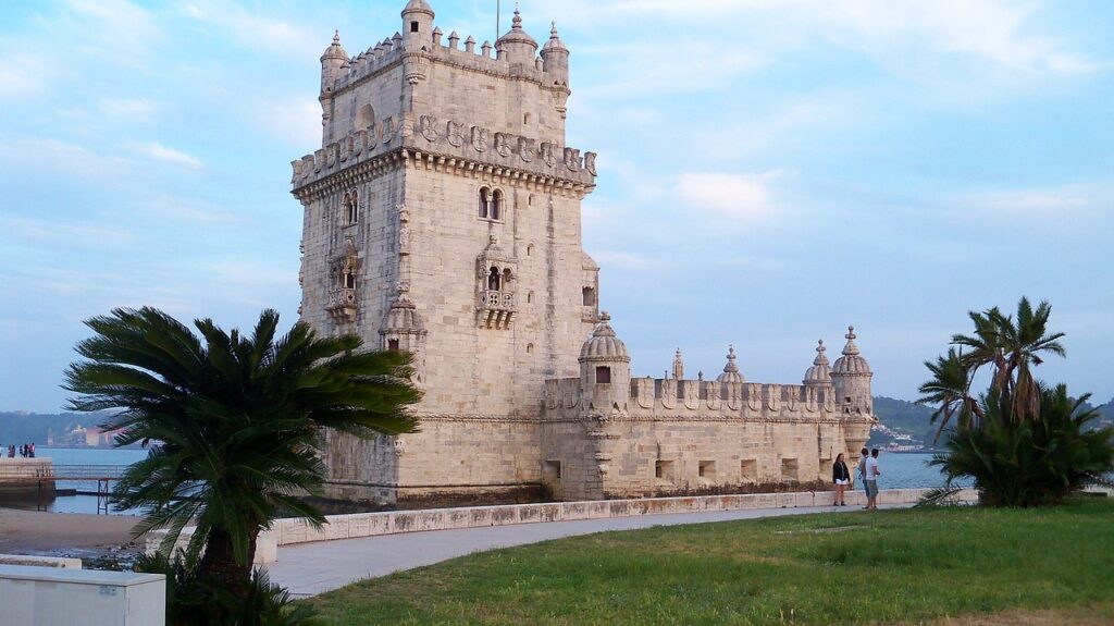 Discover Lisbon’s Charm: The Best Free Walking Tours