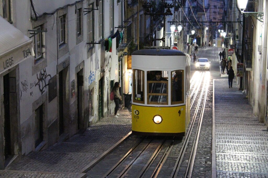 What You Should Know About Driving in Lisbon: 10 Essential Tips