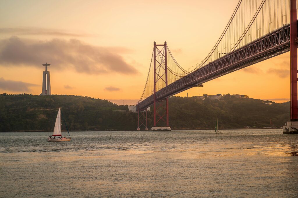 10 Fascinating Facts About the Cristo Rei Statue by Lisbon