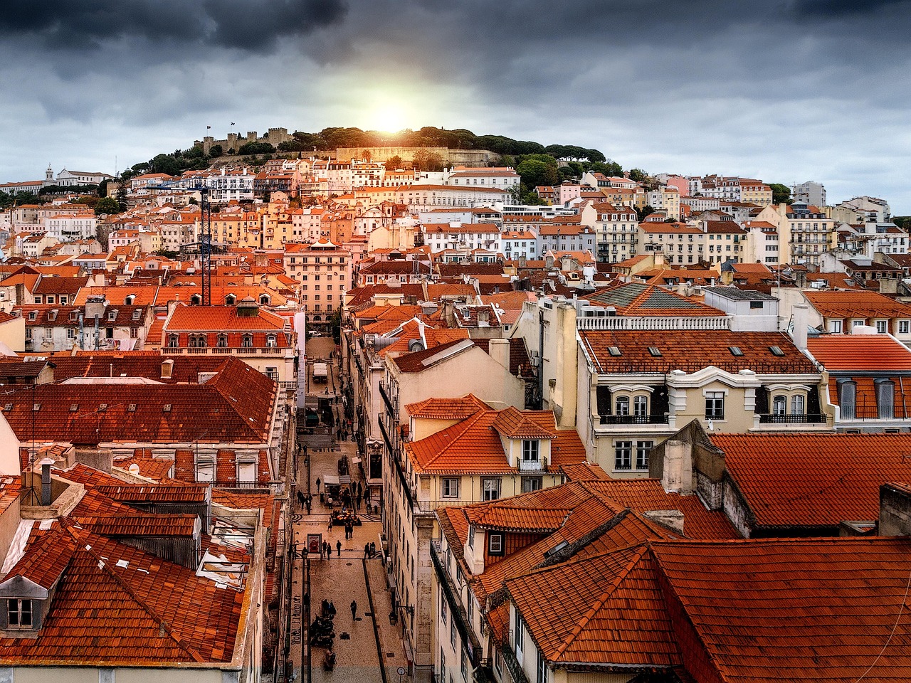 7 Hidden Sunrise Spots in Lisbon Only Locals Know About