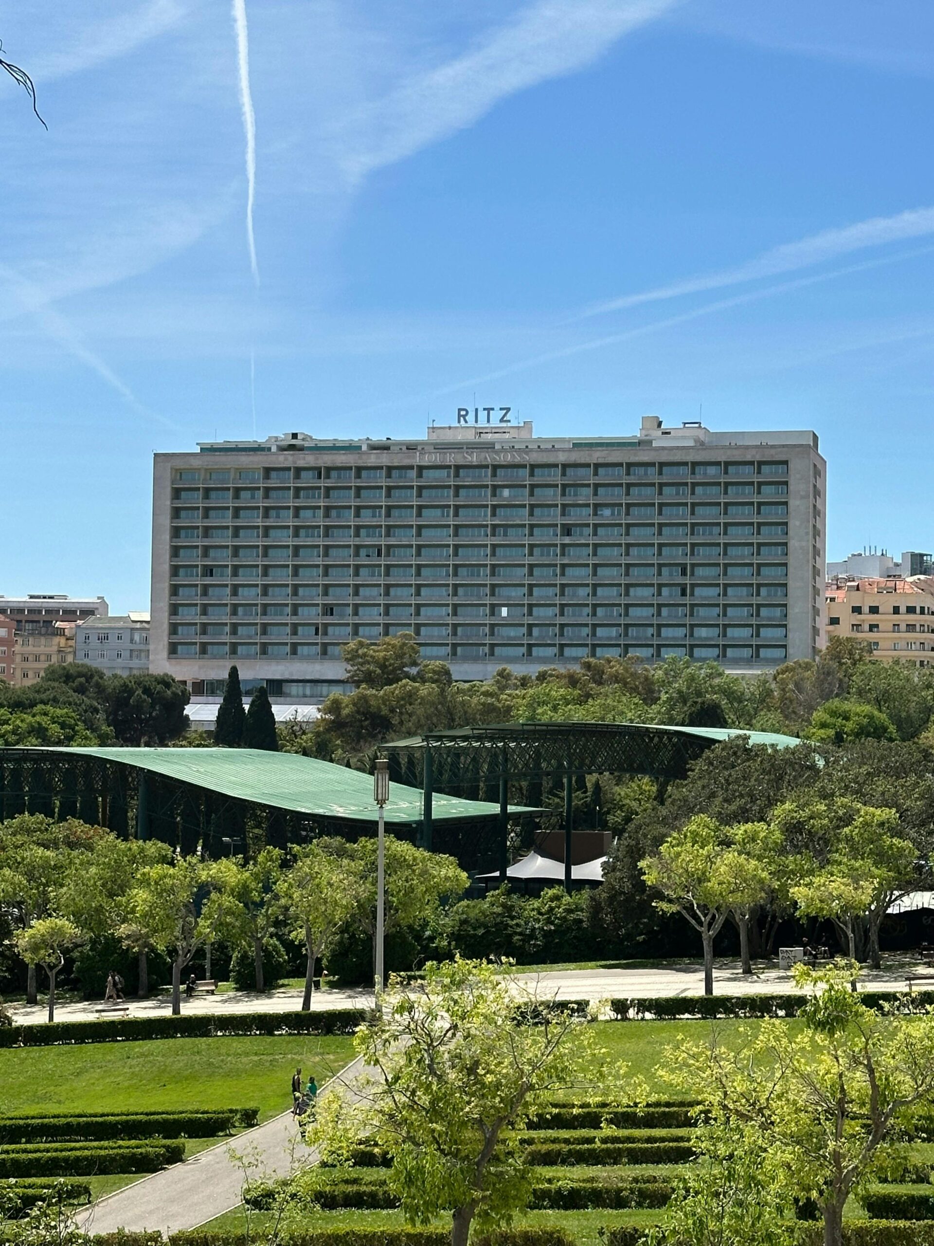 Top 10 Luxury Hotels in Lisbon for an Unforgettable Stay, Where Celebrities Stay in Lisbon: 7 Luxe Hotels the Stars Can’t Resist, 12 Incredible Michelin-Starred Restaurants in Lisbon You Must Try