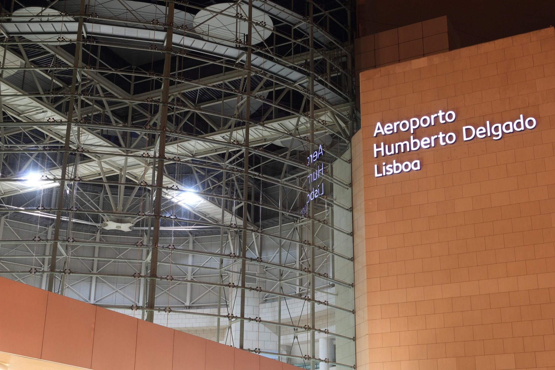 The Best Hotels Near Lisbon Airport (2026 Guide)